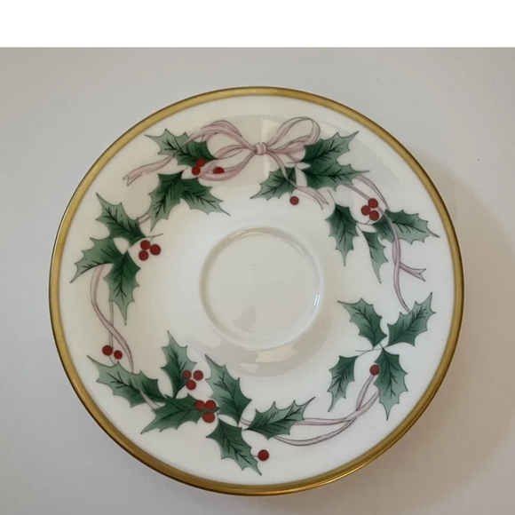 Mikasa Cup and Saucer Christmas Set - Picture 2 of 3